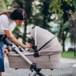 Pierwsze wakacje z dzieckiem – co zabrać i jak się przygotować?